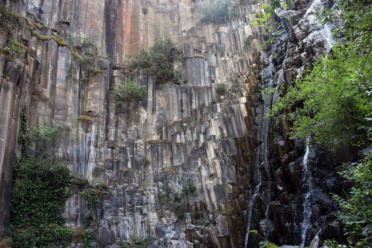 Sinop\'taki Bazalt Kayalıkları Turizme Kazandırılıyor