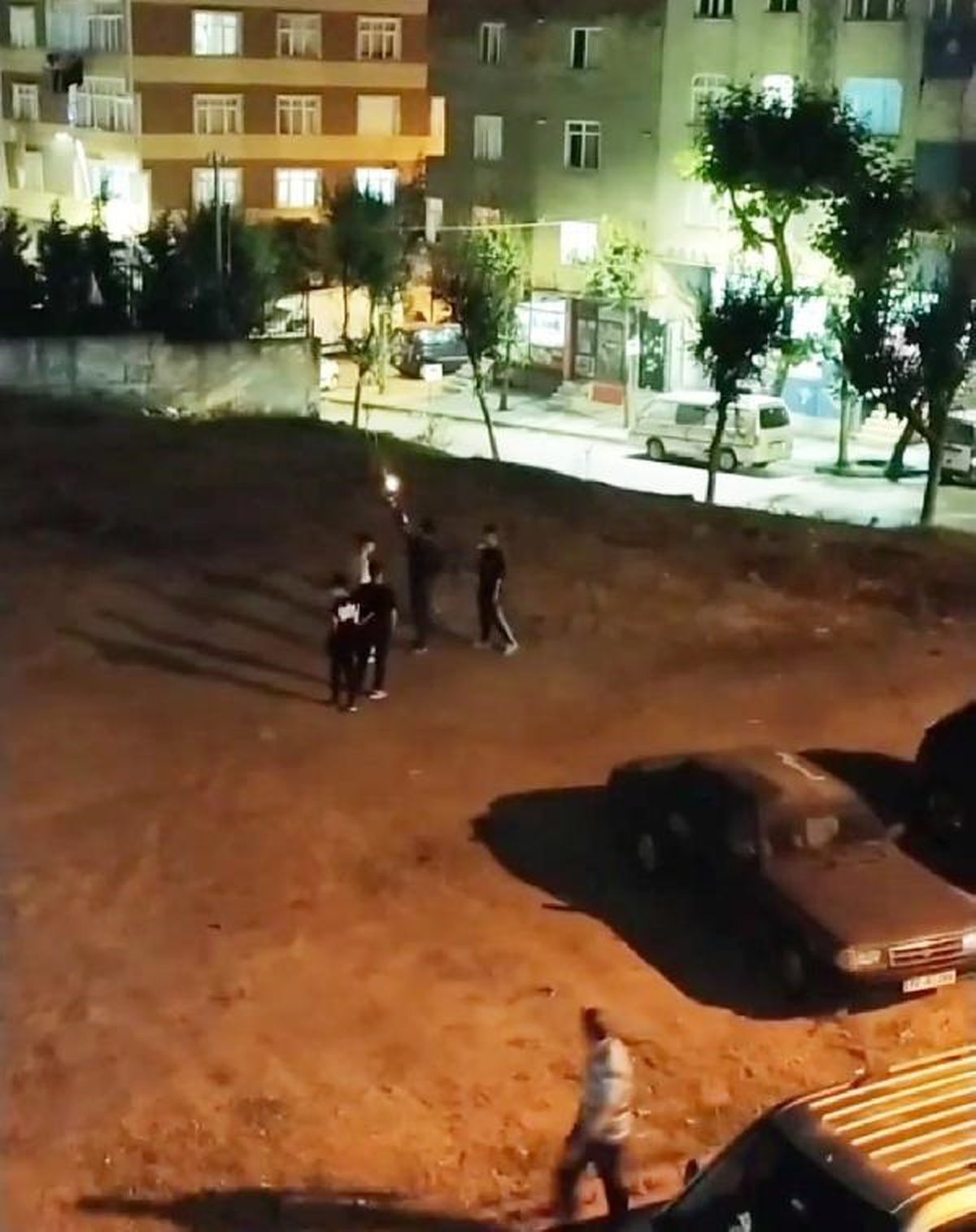 Sultangazi\'de Çocuklar Kurusıkı Tabanca İle Oynadı