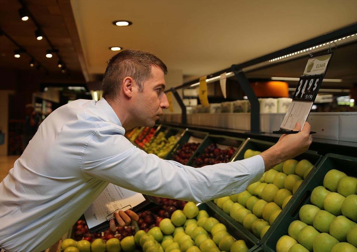 Ticaret Bakanlığı Ekipleri Marketlerde Fahiş Fiyat ve Etiket Denetimi Gerçekleştirdi