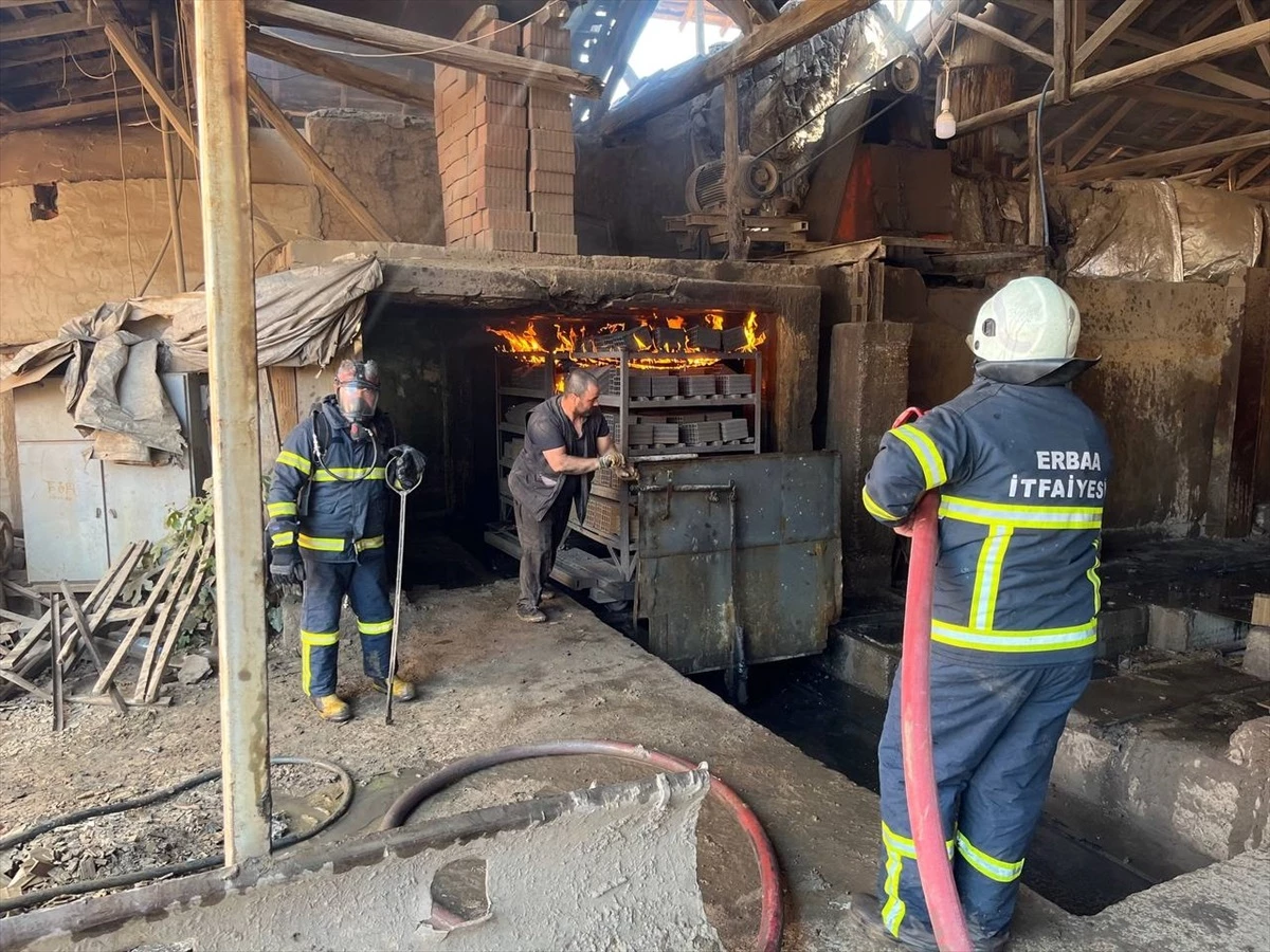 Erbaa\'da Tuğla Fabrikasında Çıkan Yangın Hasara Yol Açtı