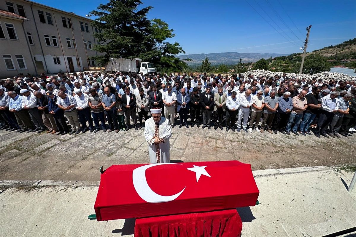 Kore Gazisi Hacı Ahmet Gezgin\'in Cenazesi Toprağa Verildi