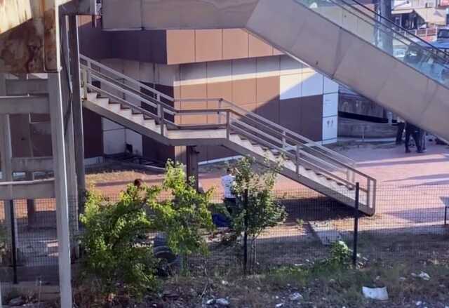 Üst geçitte poşete sarılmış halde bebek cesedi bulundu Üst geçitte poşete sarılmış halde bebek cesedi bulundu