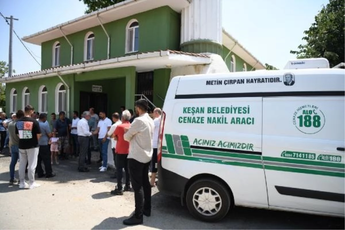 Edirne\'de 7 aylık bebek ana kucağından düşerek hayatını kaybetti