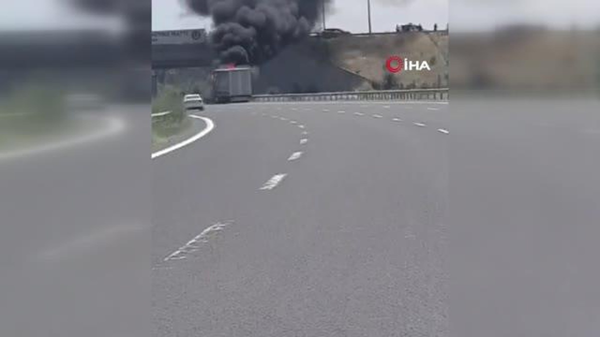 Ankara Çevre Yolu\'nda bir tır alev topuna döndü