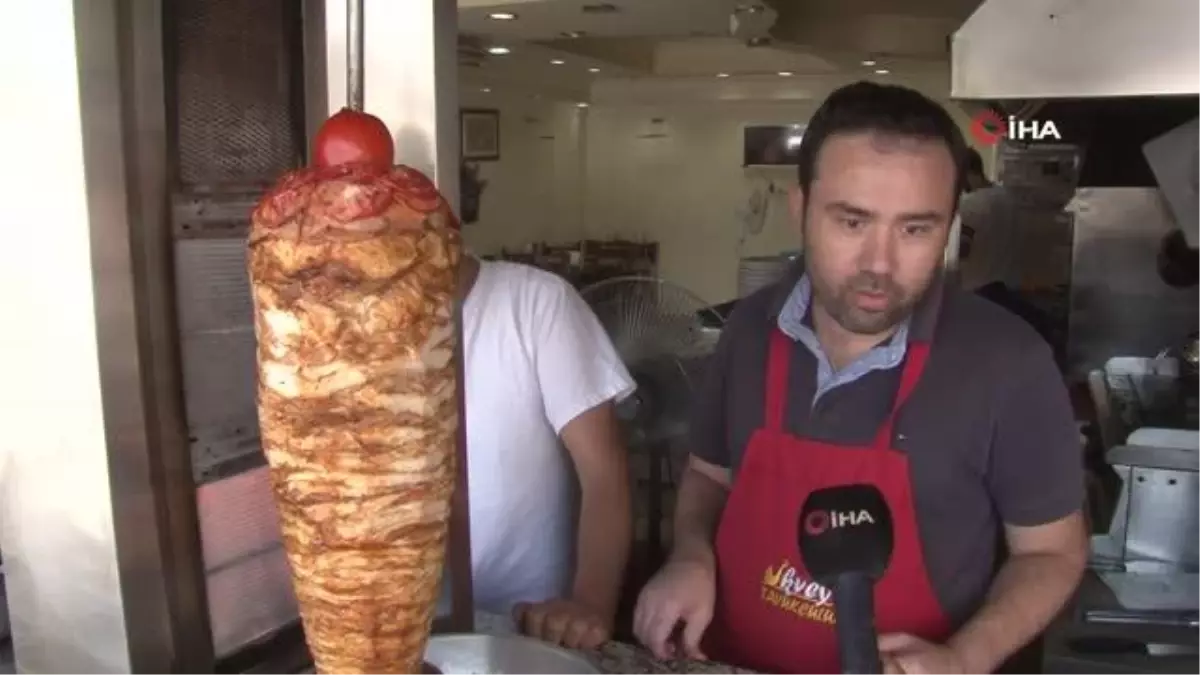 Aşırı sıcak hava en çok onları etkiliyor: Döner ustaları ve ocakbaşında çalışanların zorlu mesaisi