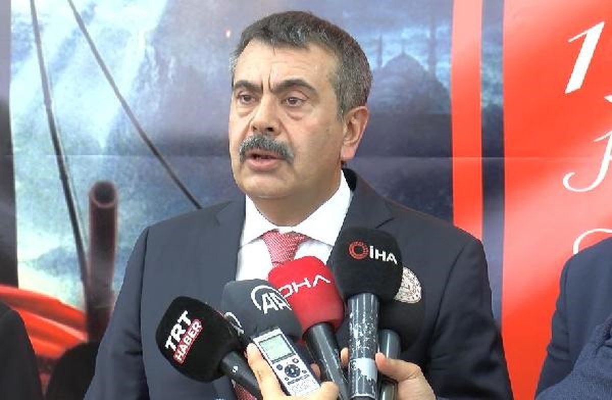 Milli Eğitim Bakanı Yusuf Tekin, \'Türkiye Yüzyılının Kahramanları\' sergisinin açılışını yaptı