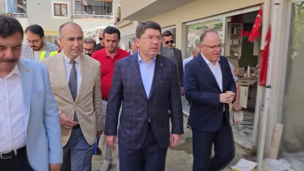 Adalet Bakanı Yılmaz Tunç, Zonguldak\'ta sel felaketi bölgelerinde incelemelerde bulundu