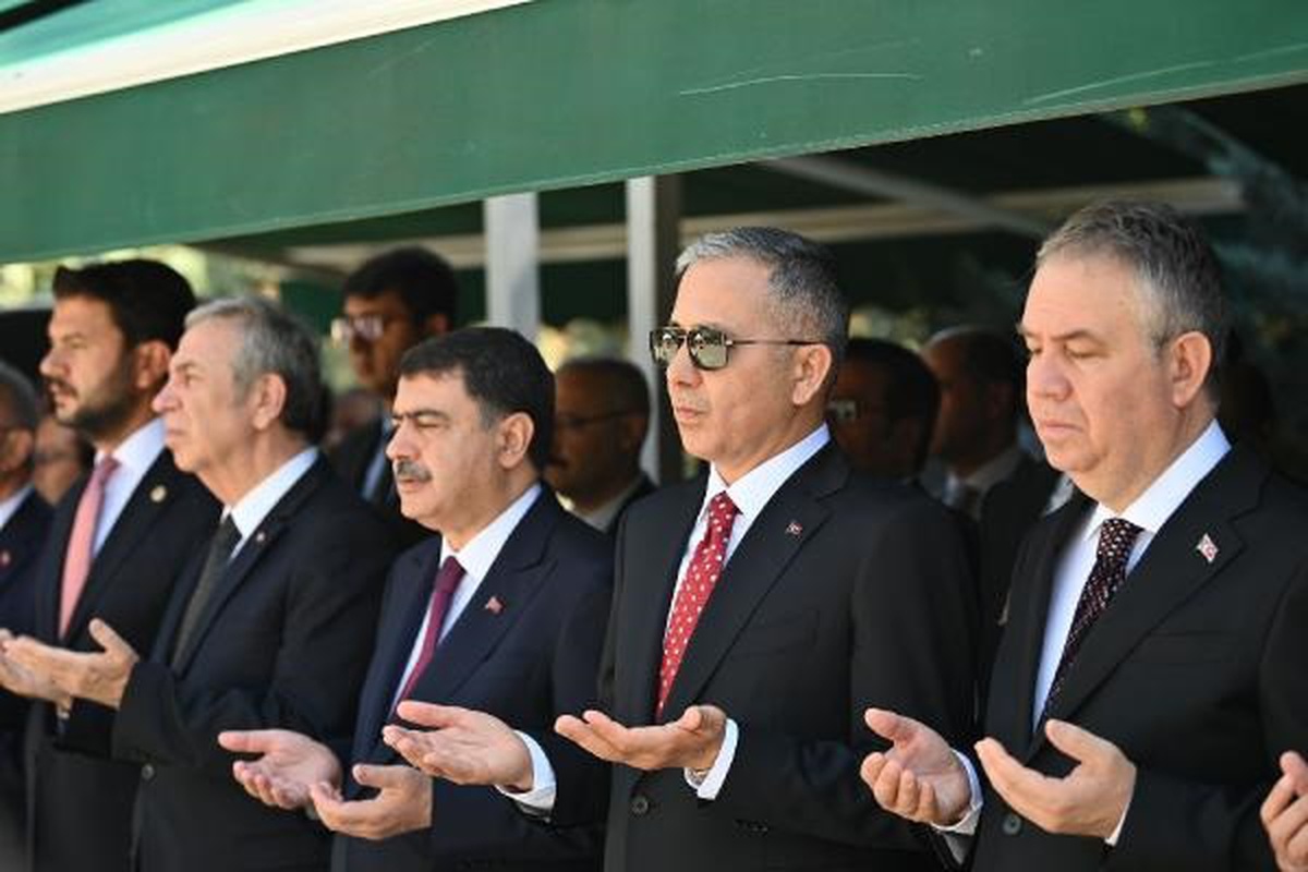 Bakan Yerlikaya, 15 Temmuz şehitlerini anma törenine katıldı