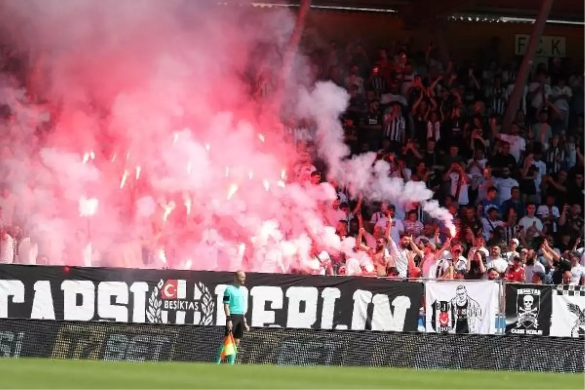 Beşiktaş - Augsburg Maçı Havai Fişekler Nedeniyle 79. Dakikada Sonlandı