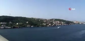 Darbenin 7'nci yılında dev Türk bayrağı 15 Temmuz Şehitler Köprüsü'ne asıldı