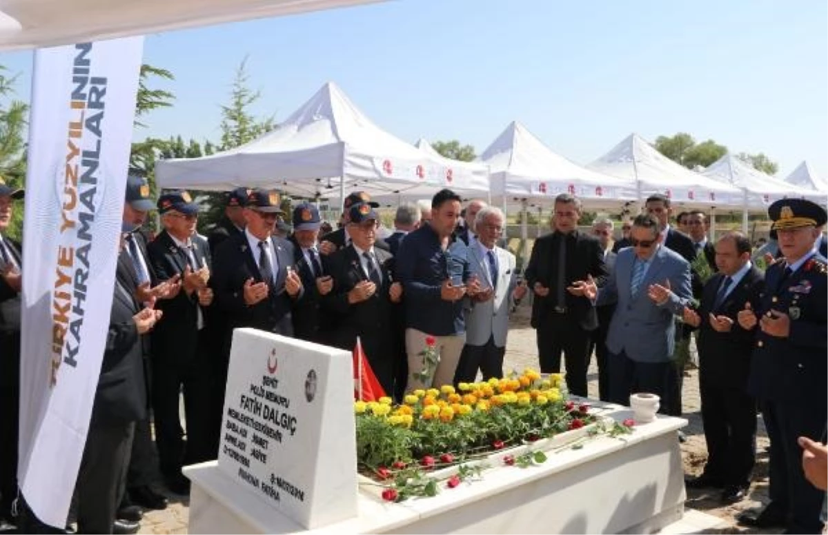 15 Temmuz şehidi Fatih Dalgıç, mezarı başında anıldı