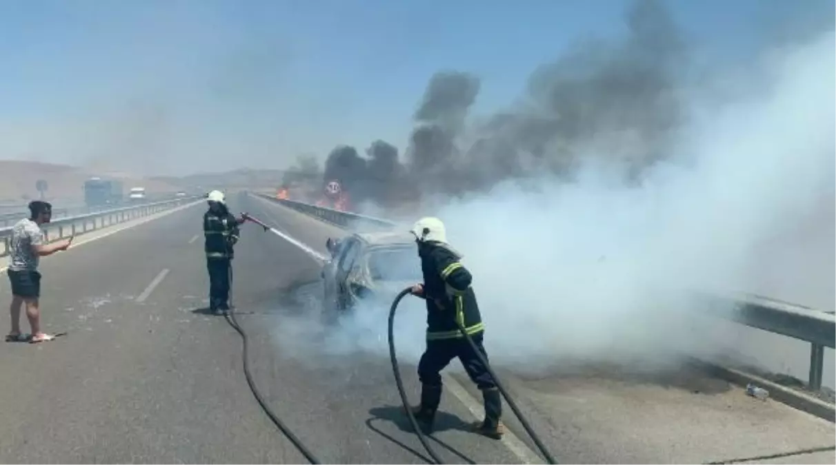 İslahiye'de seyir halindeki otomobil yandı