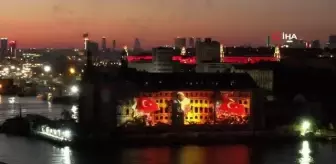 Haydarpaşa Garı'nda 15 Temmuz anısına mapping gösterimi