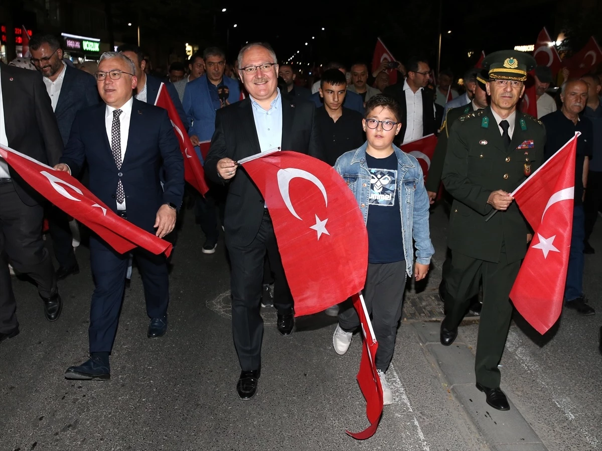 İç Anadolu\'da 6 ilde, 15 Temmuz Demokrasi ve Milli Birlik Günü dolayısıyla yürüyüş düzenlendi