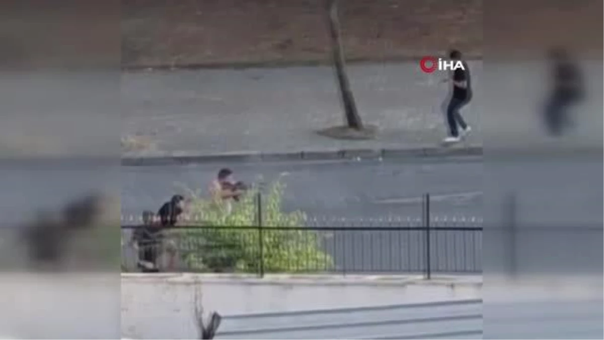 İstanbul\'da dehşet anları kamerada: Sokak ortasında av tüfeği ile kurşun yağdırdı Silahlı çatışmaya karışan 2 kişi gözaltına alındı