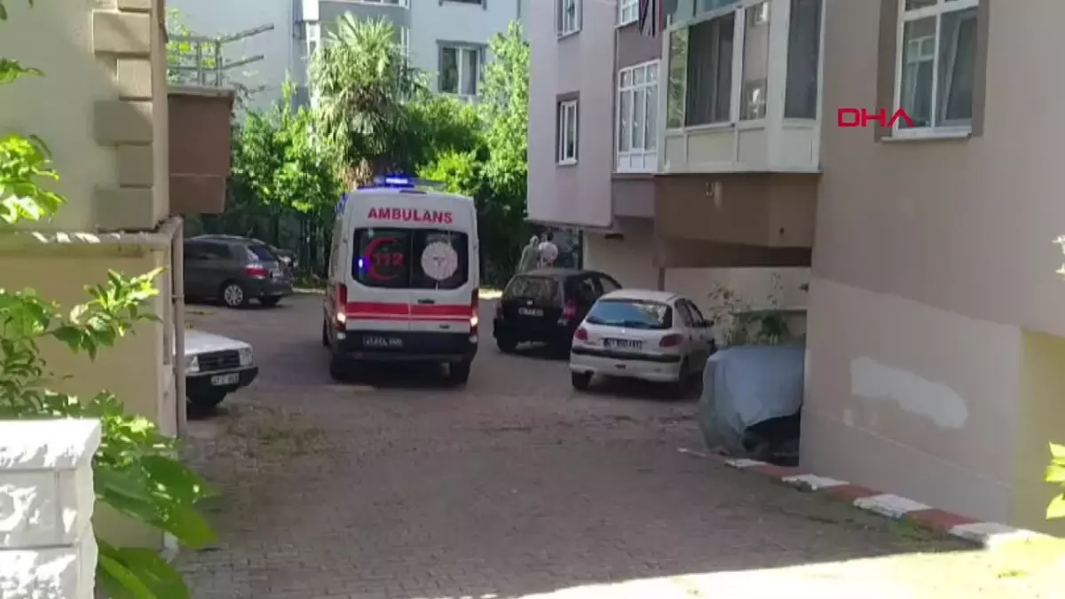 Kadın, alkolün etkisiyle evine girmeye çalışırken düşerek sıkıştı