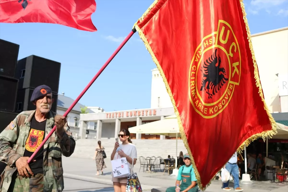 Kosova\'da UÇK Gazileri Asgari Ücret Artışına Karşı Gösteri Yaptı