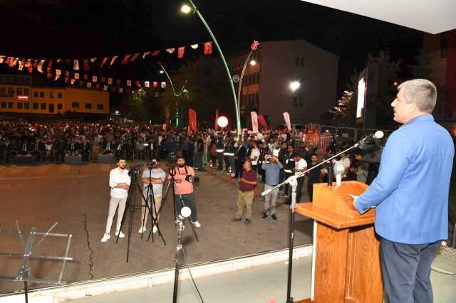 Muş Belediye Başkanı Feyat Asya: 15 Temmuz'da geleceğimize ve onurumuza sahip çıktık Muş Belediye Başkanı Feyat Asya: 15 Temmuz'da geleceğimize ve onurumuza sahip çıktık