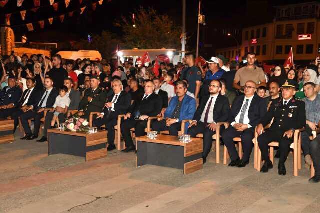 Muş Belediye Başkanı Feyat Asya: 15 Temmuz'da geleceğimize ve onurumuza sahip çıktık Muş Belediye Başkanı Feyat Asya: 15 Temmuz'da geleceğimize ve onurumuza sahip çıktık