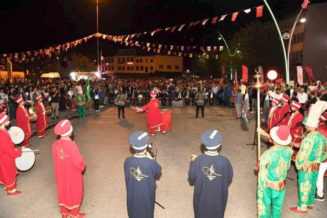 Muş Belediye Başkanı Feyat Asya: 15 Temmuz'da geleceğimize ve onurumuza sahip çıktık Muş Belediye Başkanı Feyat Asya: 15 Temmuz'da geleceğimize ve onurumuza sahip çıktık