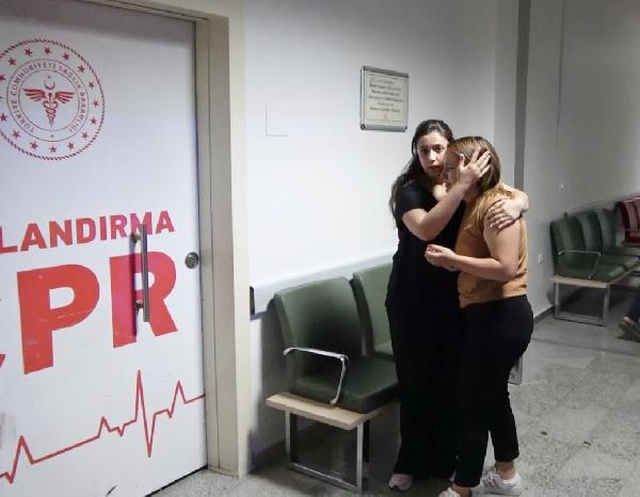 Aksaray'da Baba ve Oğlu Husumetliler Tarafından Bıçaklandı Aksaray'da Baba ve Oğlu Husumetliler Tarafından Bıçaklandı