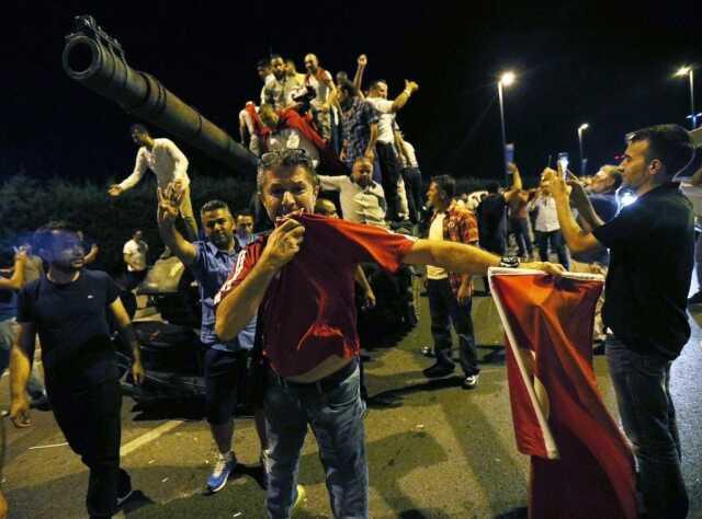 Tarihi direnişin 7. yılı! 15 Temmuz, hem Türkiye'de hem dünyada unutulmadı