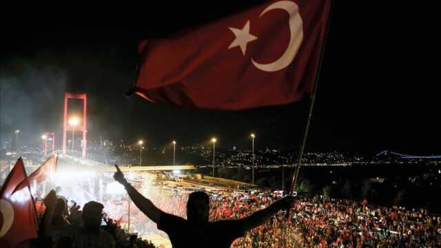 Tarihi direnişin 7. yılı! 15 Temmuz, hem Türkiye'de hem dünyada unutulmadı