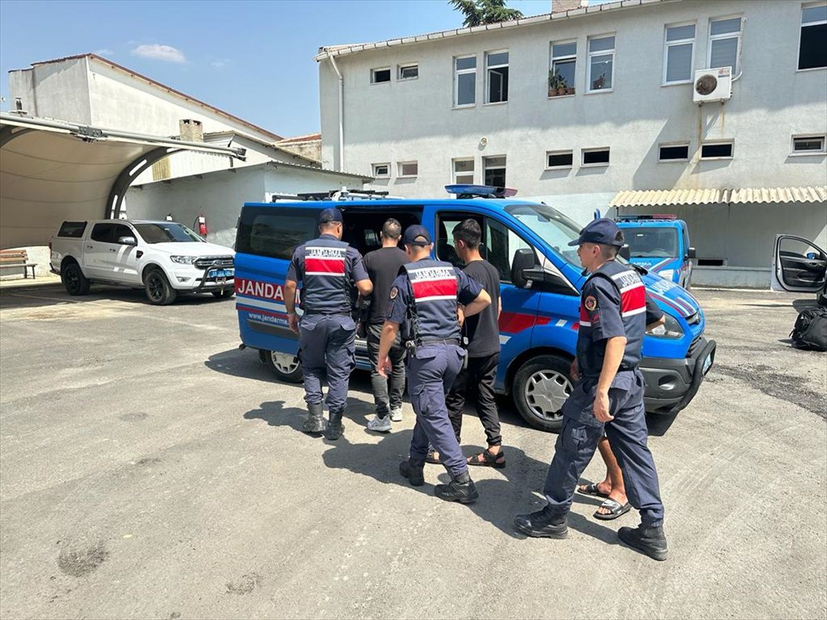 Tekirdağ\'da 13 kişi göçmen kaçakçılığından tutuklandı