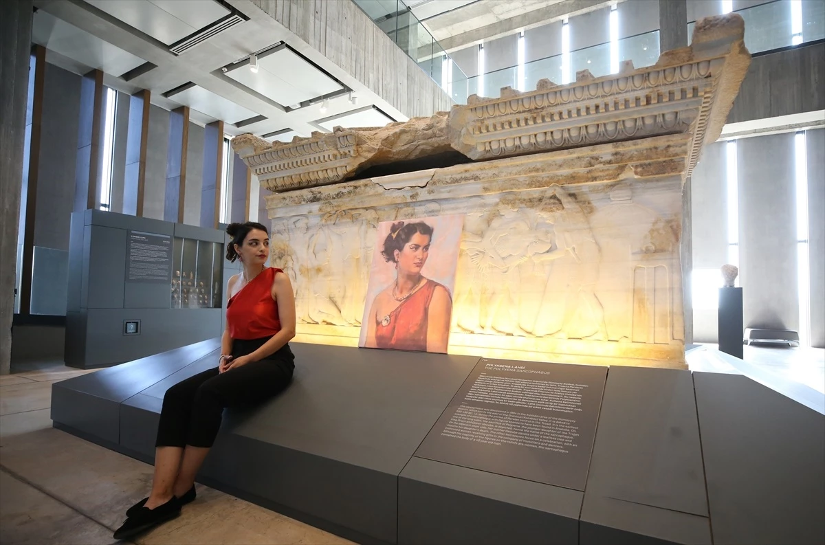 Troya Müzesi\'nde Antik Çağ\'dan esinlenen Helen canlandırıldı