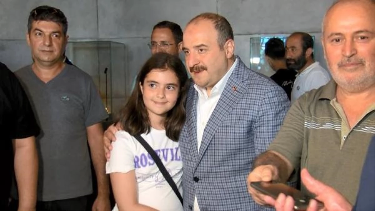 AK Parti Milletvekili Mustafa Varank, 15 Temmuz Şehitler Anıtı\'nı ziyaret etti