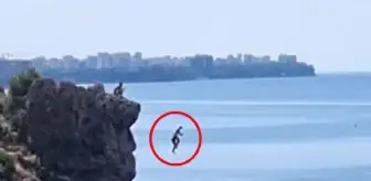 Antalya'da 2 Genç Tehlikeli Atlayış Yaptı