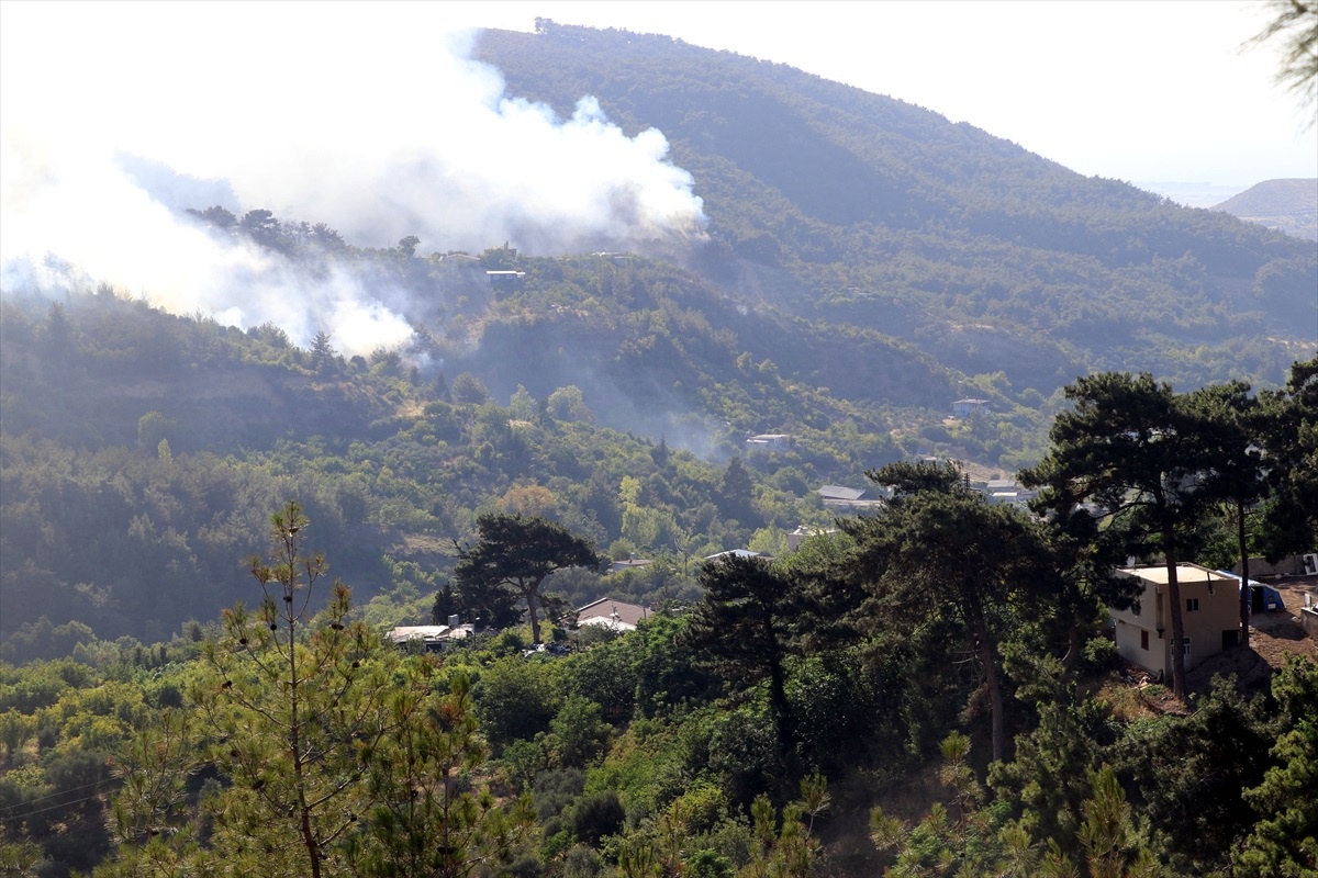 Hatay\'ın Belen ilçesinde orman yangını