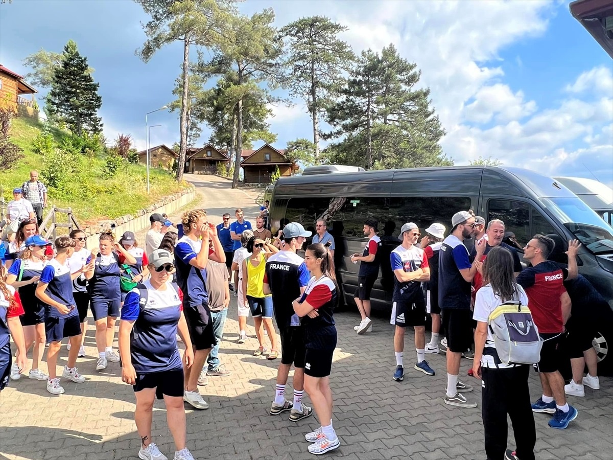 Avrupa İşitme Engelliler Voleybol Şampiyonası\'nda Milli Sporcular Yenice\'yi Gezdi