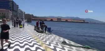 İzmir'de Sıcak Hava Etkisini Sürdürüyor