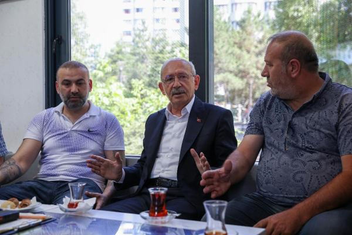 Kılıçdaroğlu Ankara\'da taksicilerle buluştu