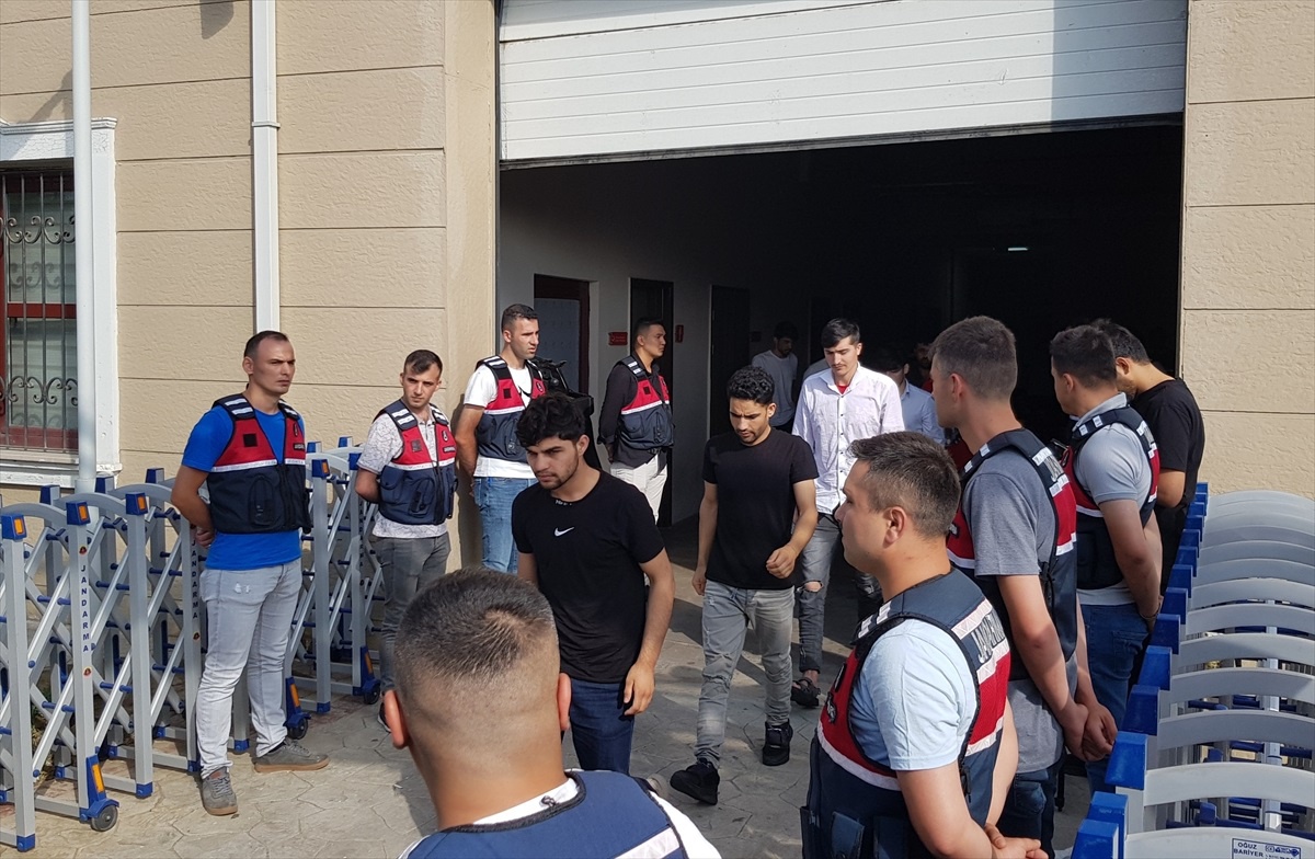 Kocaeli\'de Yakalanan 138 Düzensiz Göçmen Sınır Dışı Edildi