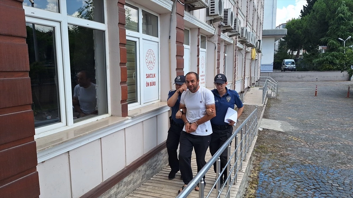 Samsun\'da Arkadaşını Darbedip Gasbeden Şüpheli Serbest Bırakıldı