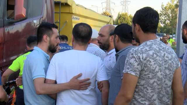 Sultangazi'de Mangal Yakmak İsterken tırın Altında Kalarak Hayatını Kaybetti Sultangazi'de Mangal Yakmak İsterken tırın Altında Kalarak Hayatını Kaybetti
