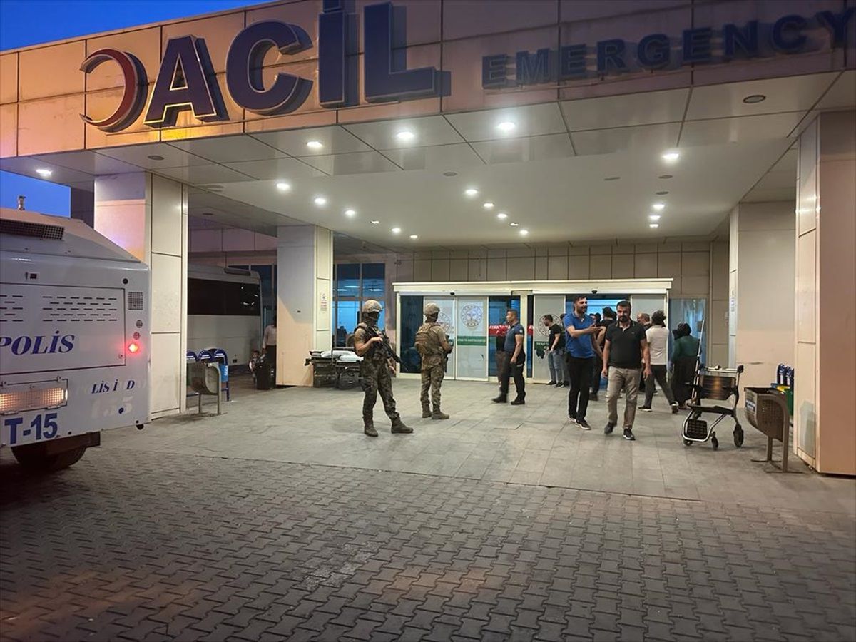 Erciş\'te Husumetli Aileler Arasındaki Silahlı Kavgada 1 Kişi Hayatını Kaybetti