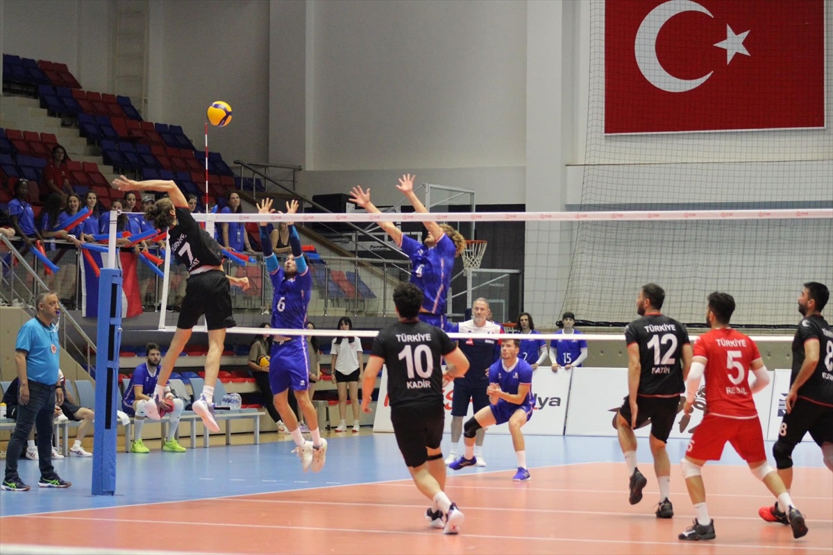 Türkiye Erkek Milli Takımı Fransa\'yı 3-0 Mağlup Etti