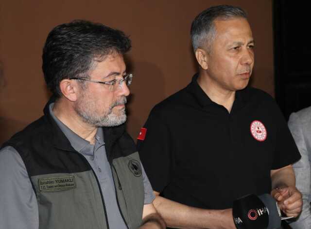 3 ilde orman yangını: Evler yandı, vatandaşlar tahliye edildi, 2 kişi gözaltında