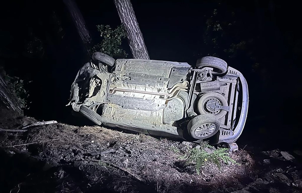 Alanya\'da Otomobil Uçuruma Yuvarlandı: 9 Yaşındaki Çocuk Hayatını Kaybetti