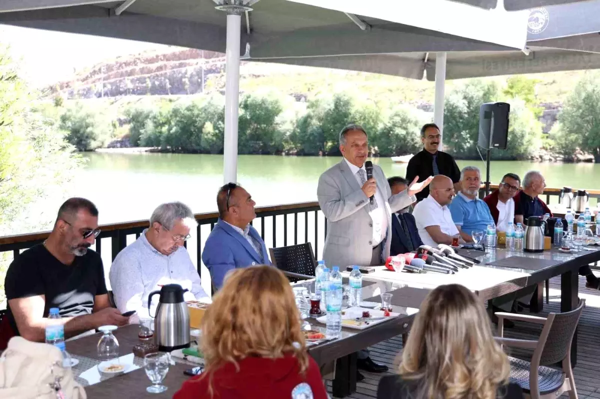 Talas Belediye Başkanı Mustafa Yalçın, Zincidere 100. Yıl Mesire Alanı\'nı tanıttı