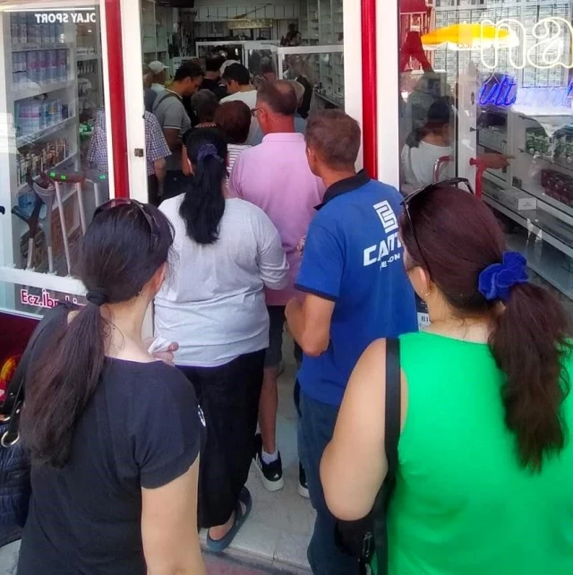 Bulgar Turistler Edirne'deki Eczanelerden İlaç Alıyor