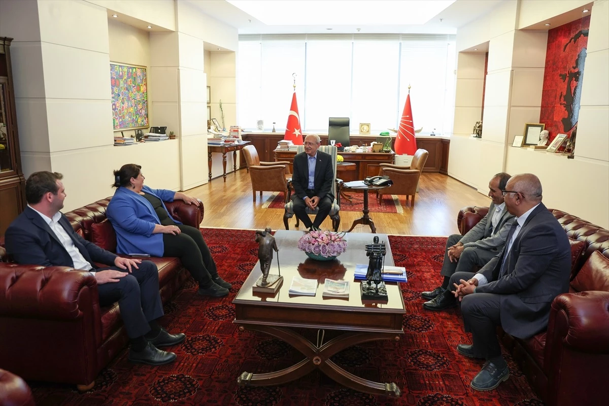 Kılıçdaroğlu, KESK Heyetini Kabul Etti