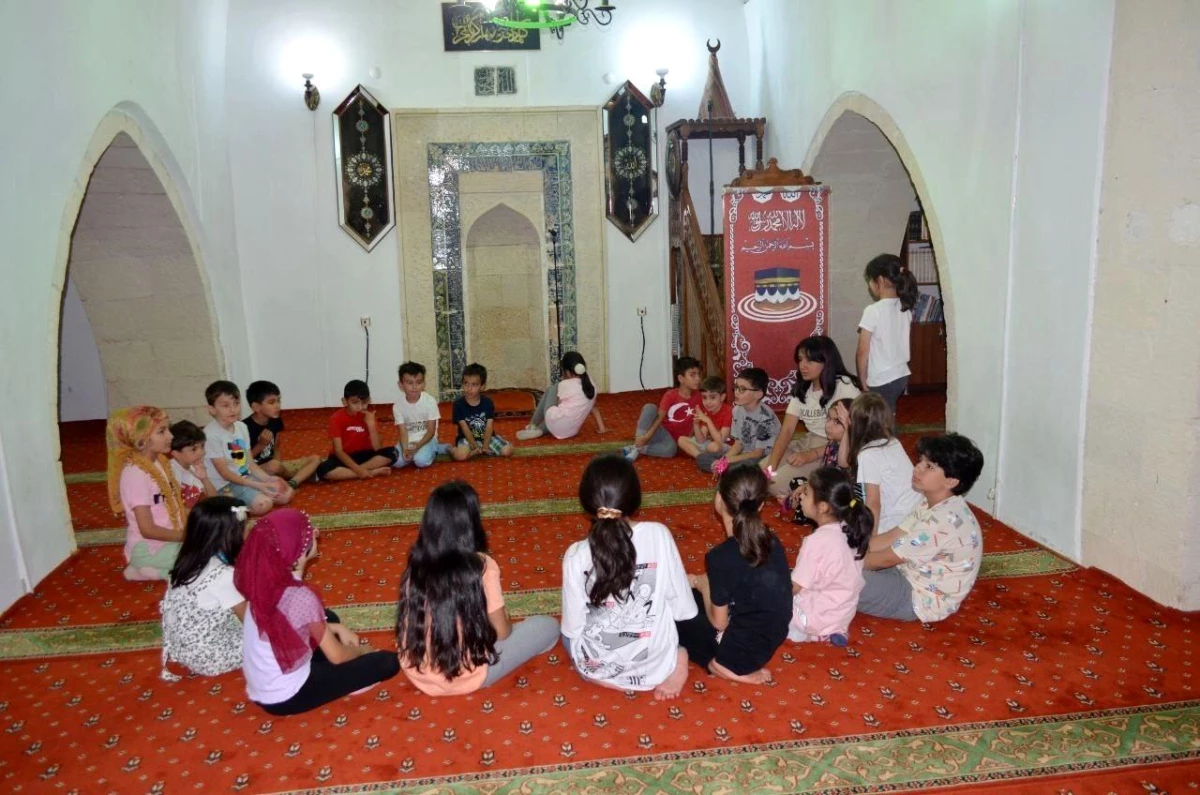 Tunceli\'deki Yelmaniye Camisi, Çocukların Sosyalleştiği Bir Merkez Haline Geldi
