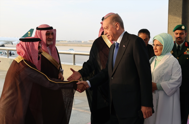 Cumhurbaşkanı Erdoğan Suudi Arabistan'a gitti