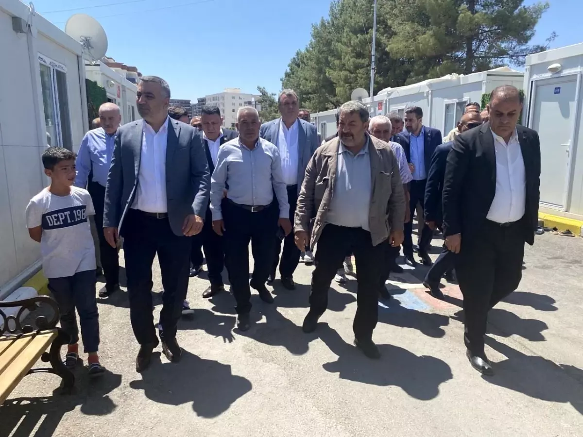 MHP Heyeti Adıyaman\'da Deprem Bölgesini İnceledi