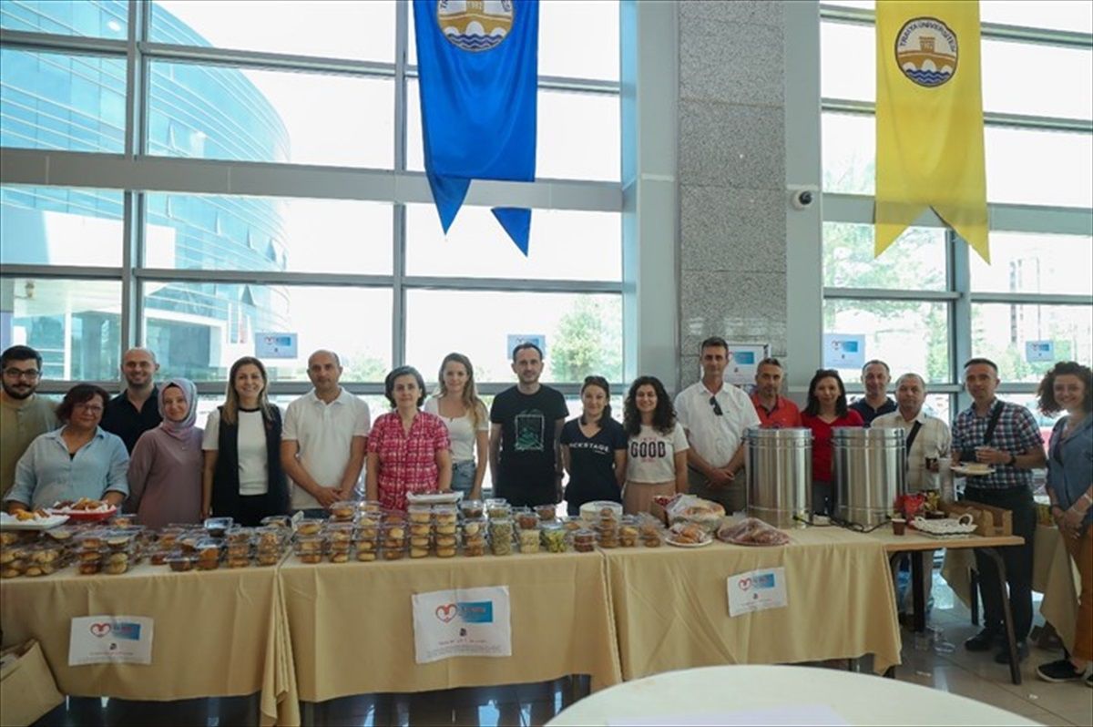 Edirne\'de depremzedeler için kermes düzenlendi
