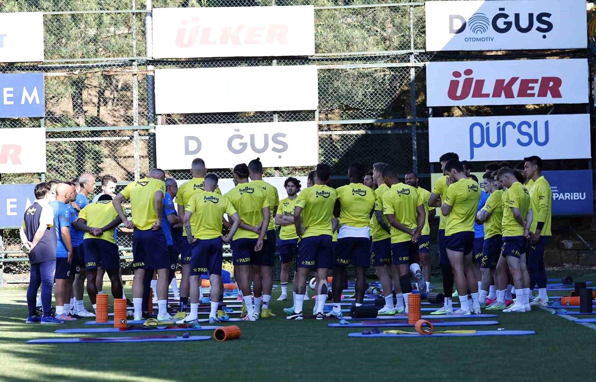 Fenerbahçe, yeni sezon hazırlıklarına devam ediyor